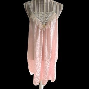Lily of France vintage nightgown, size S, made in USA, lace, excellent condition